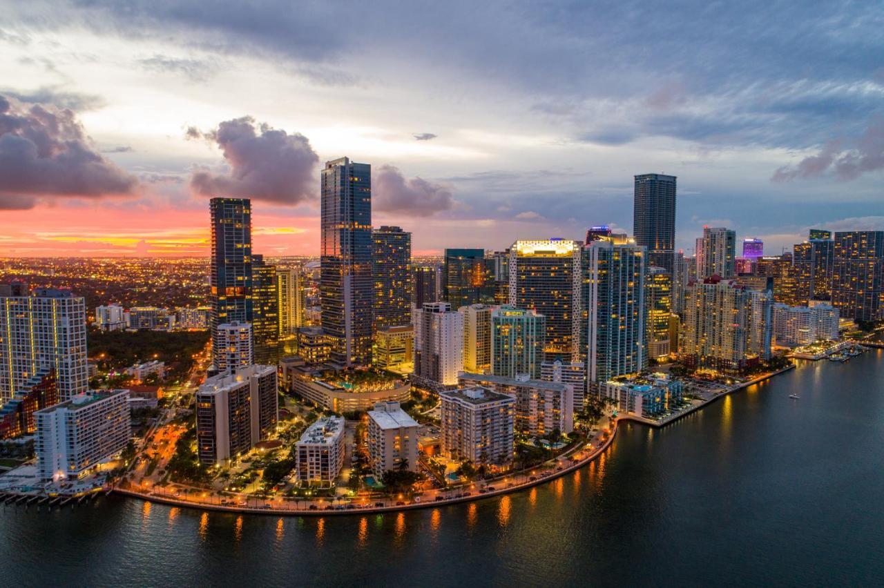 Atwell Suites Miami Brickell By Ihg Екстериор снимка
