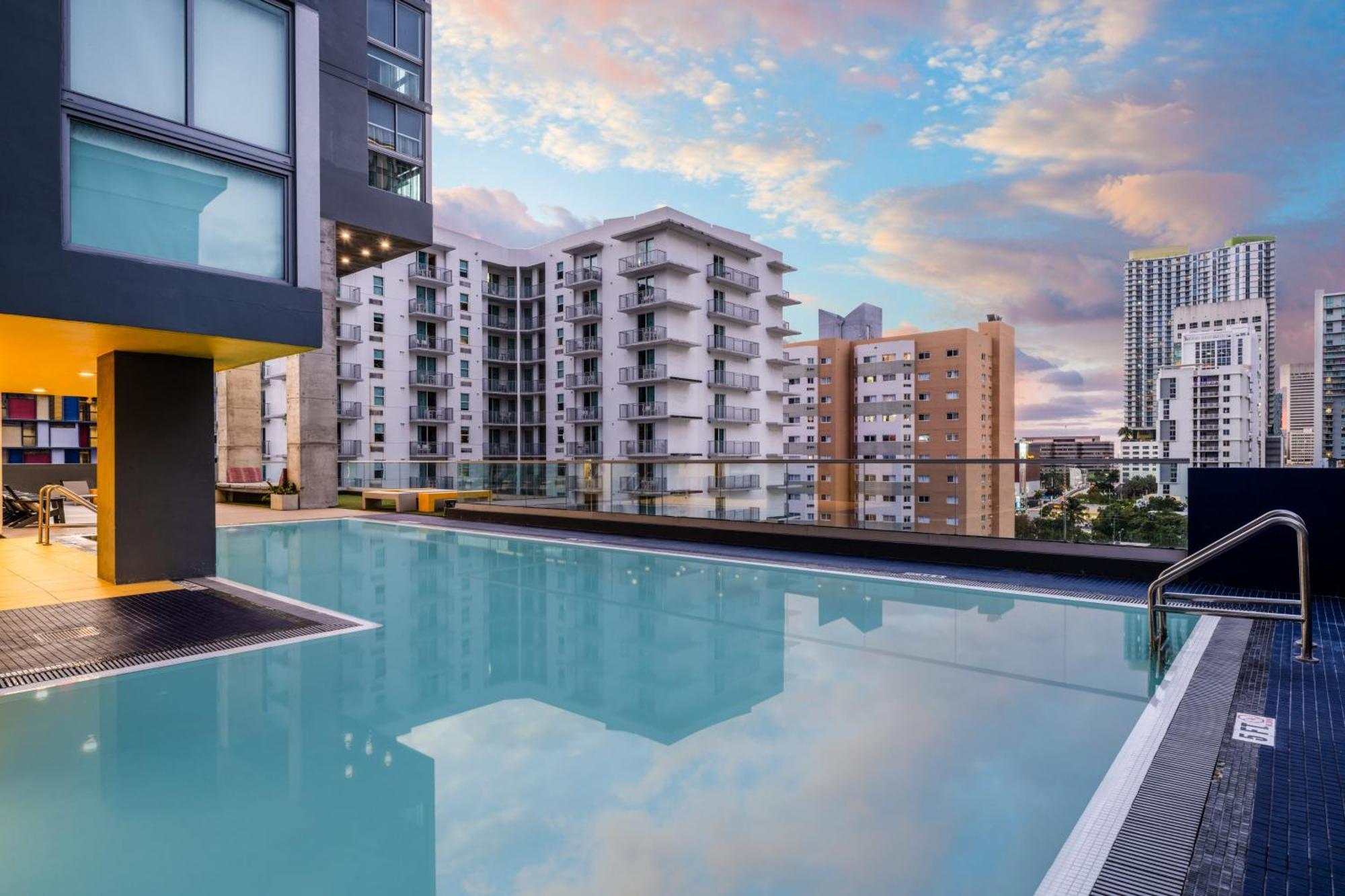 Atwell Suites Miami Brickell By Ihg Екстериор снимка